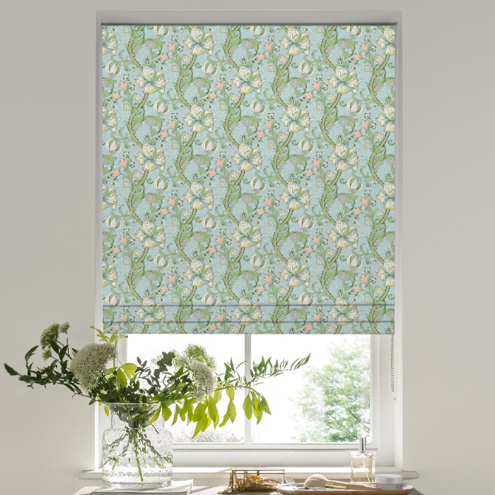 Roman Blind in Golden Lily Apple Blush