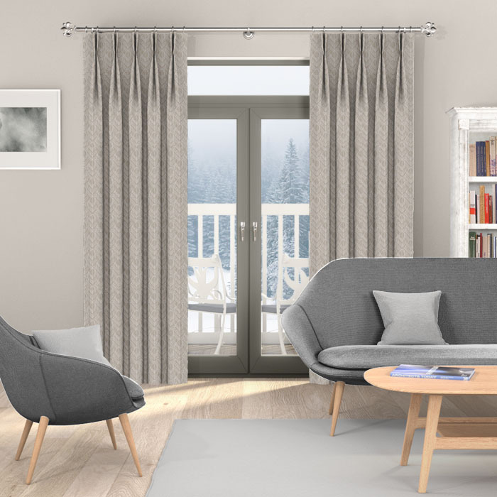 Curtains in Linear Leaf Feather