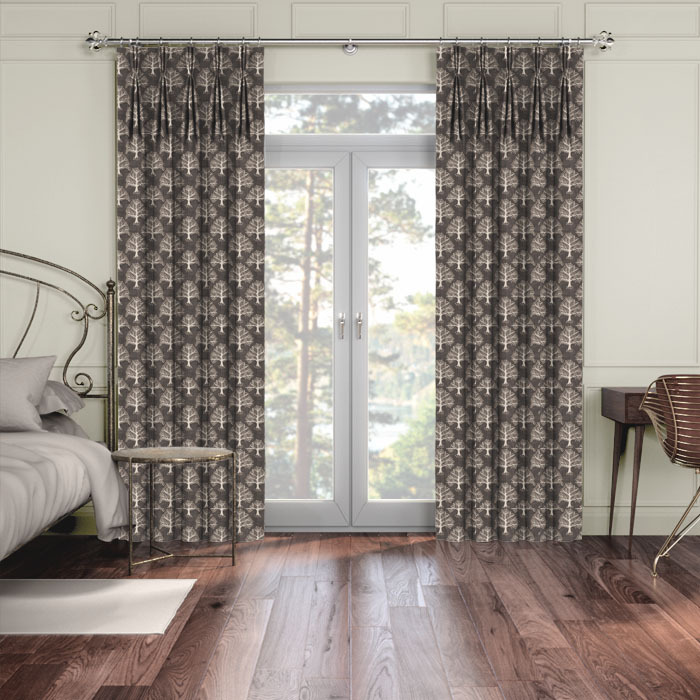 Curtains in Great Oak Ebony