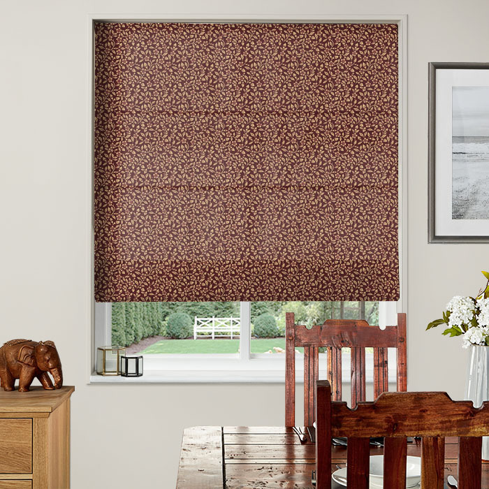 Roman Blind in Miniature Garden Garnet