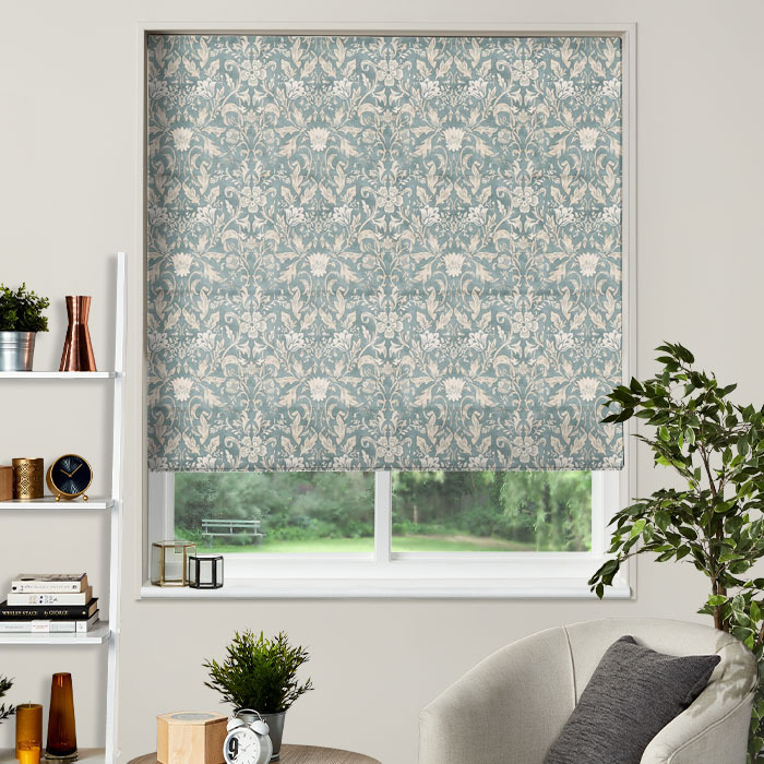 Roman Blind in Rococo Glacier